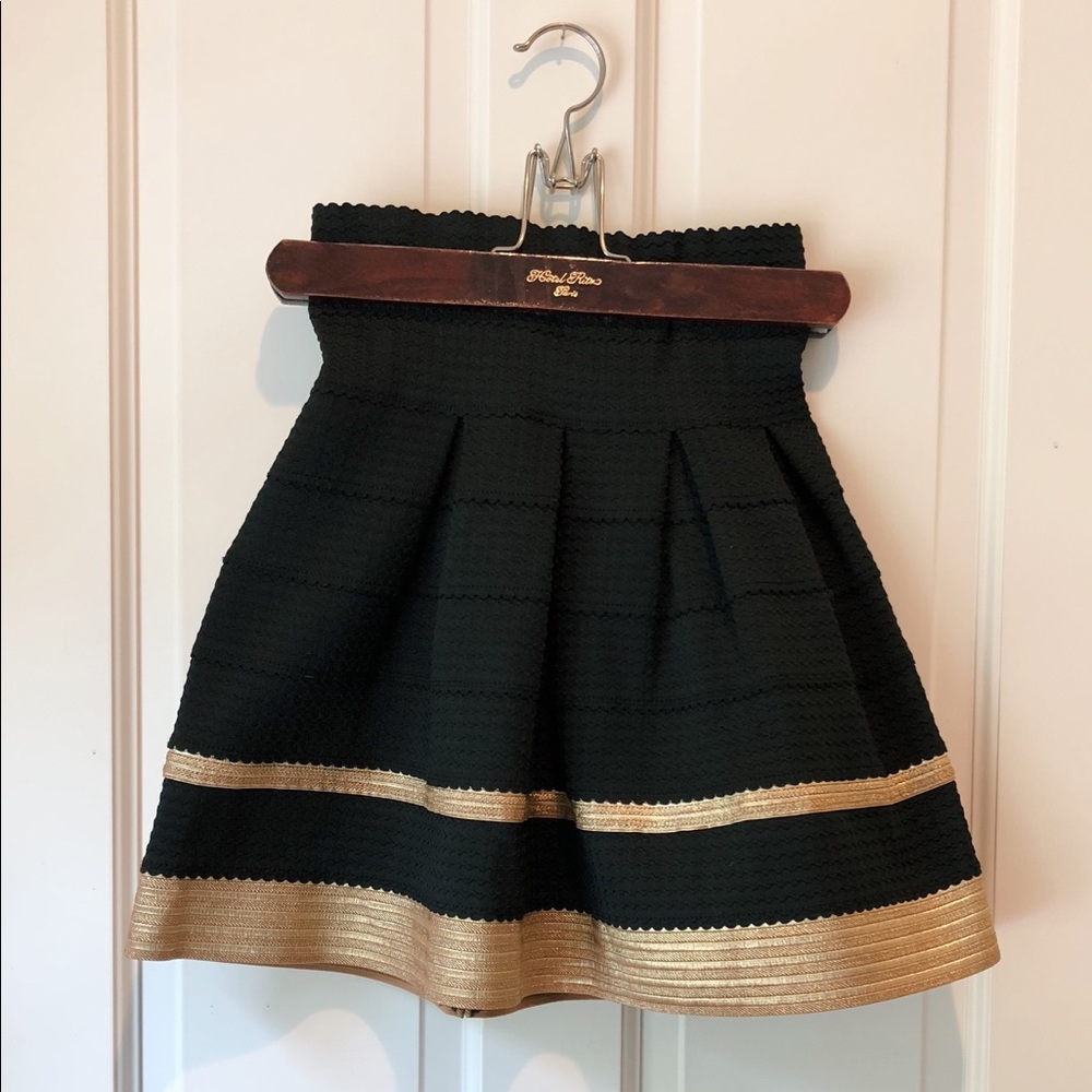 Gorgeous Black and gold Bloomingdales skater skirt